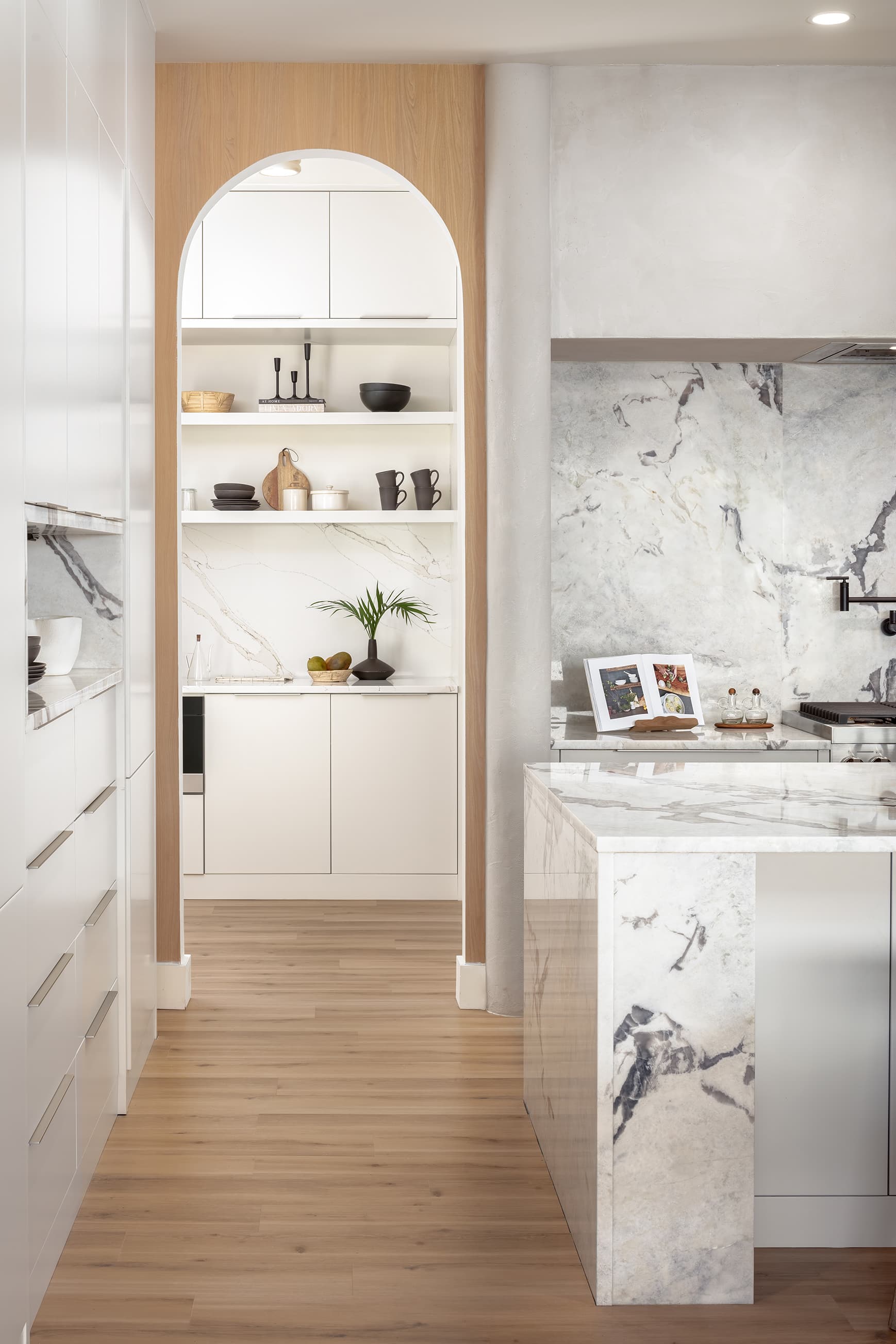 Bryan & Sarah MAX742 Kitchen Vertical